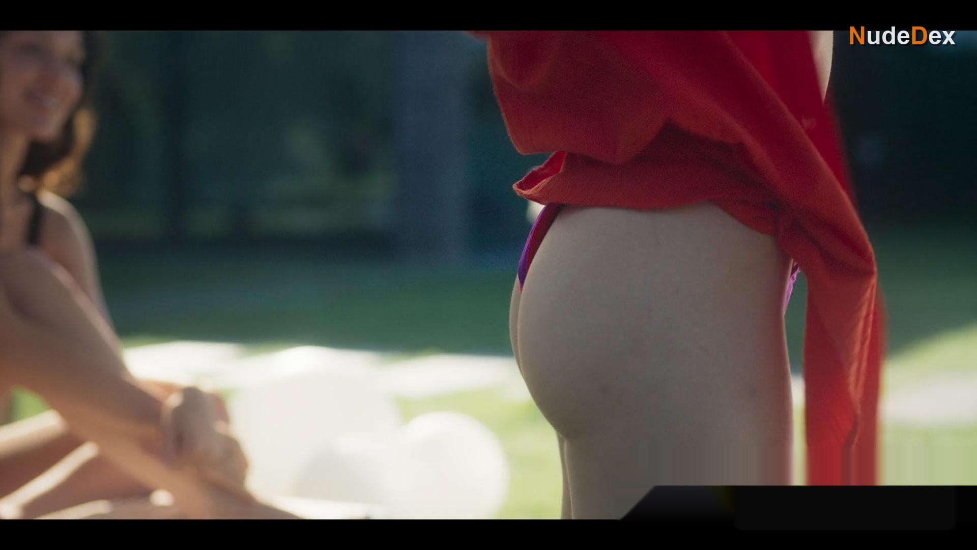 Hazal Subasi in First And Last, photo 15