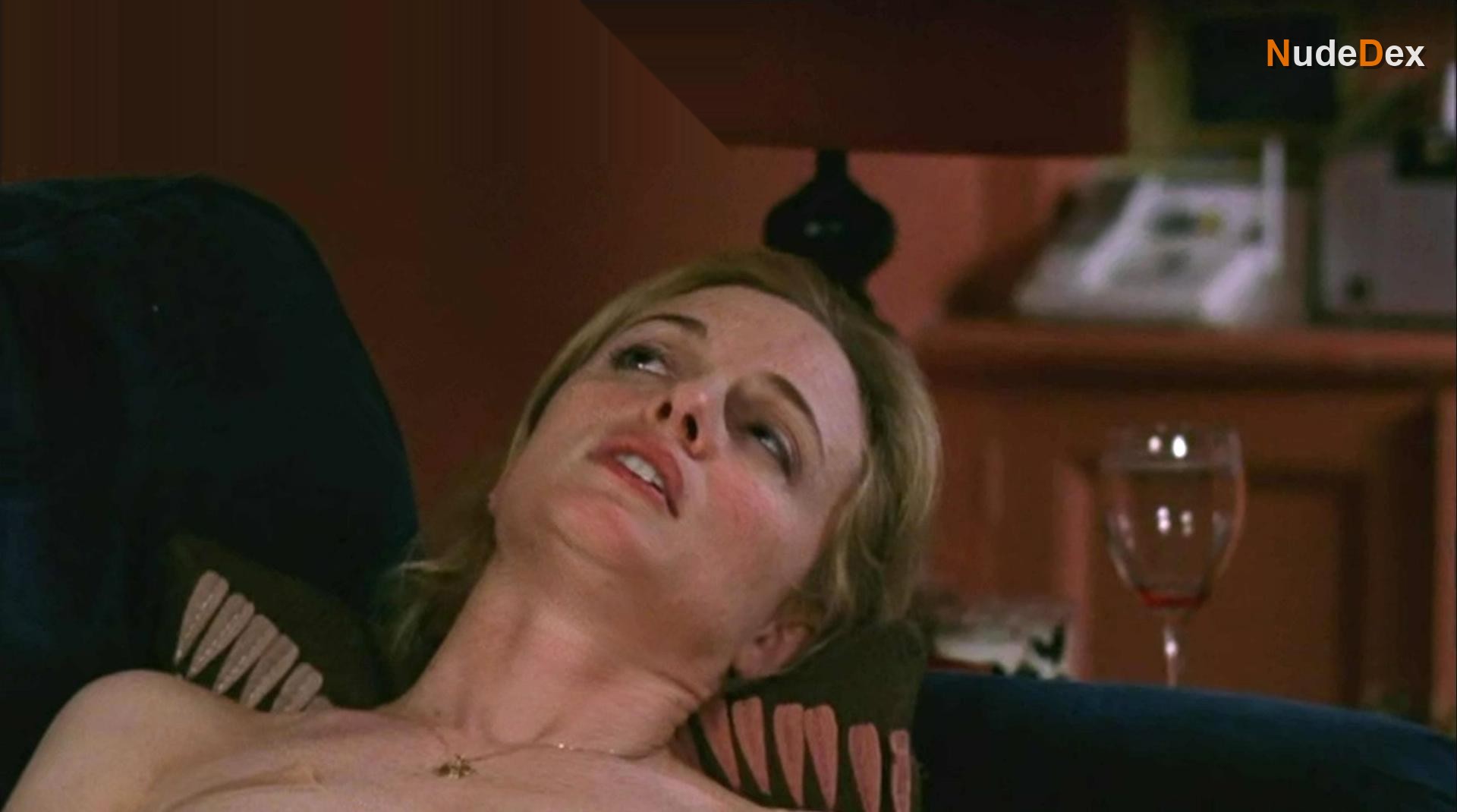 Heather Graham in Adrift In Manhattan, photo 13