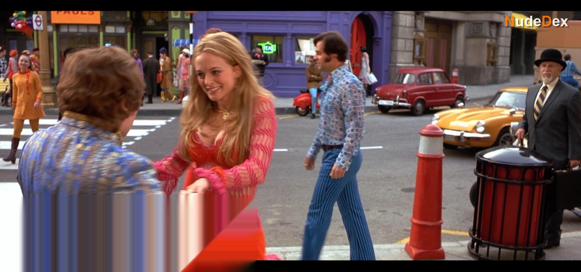 Heather Graham in Austin Powers The Spy Who Shagged Me, photo 12