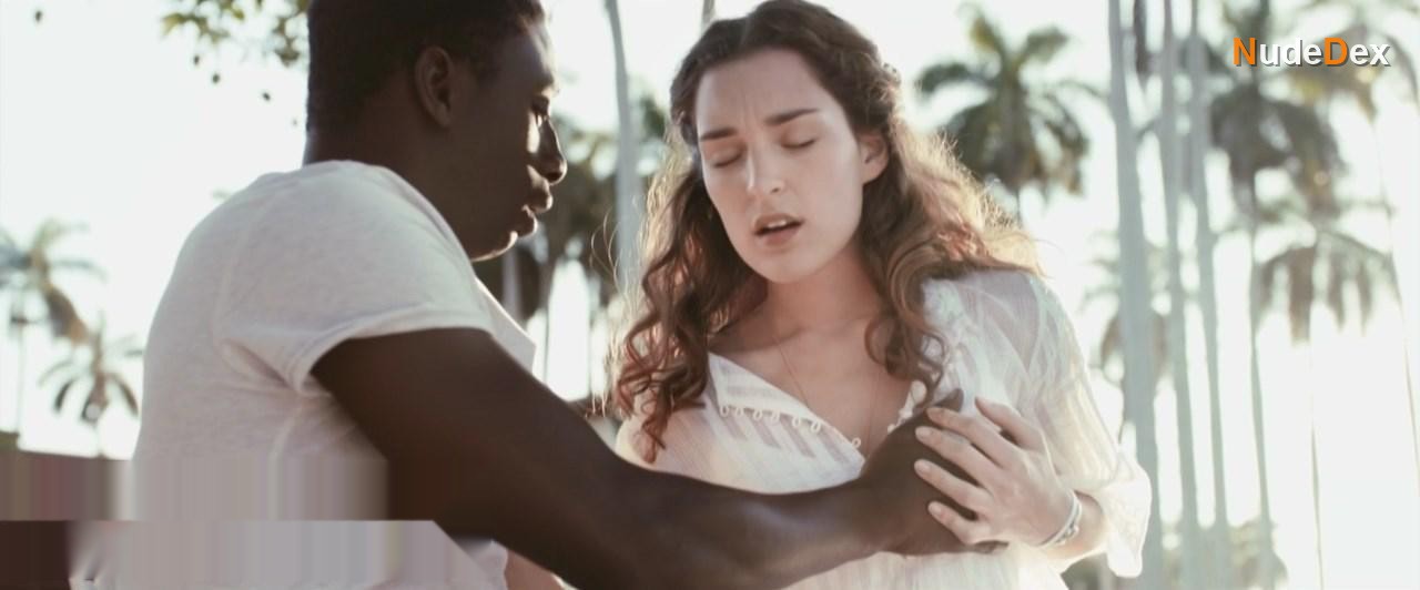 Helene Kuhn in Le Crocodile Du Botswanga, photo 4