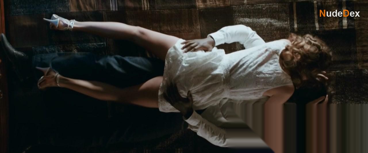 Helene Kuhn in Le Crocodile Du Botswanga, photo 5