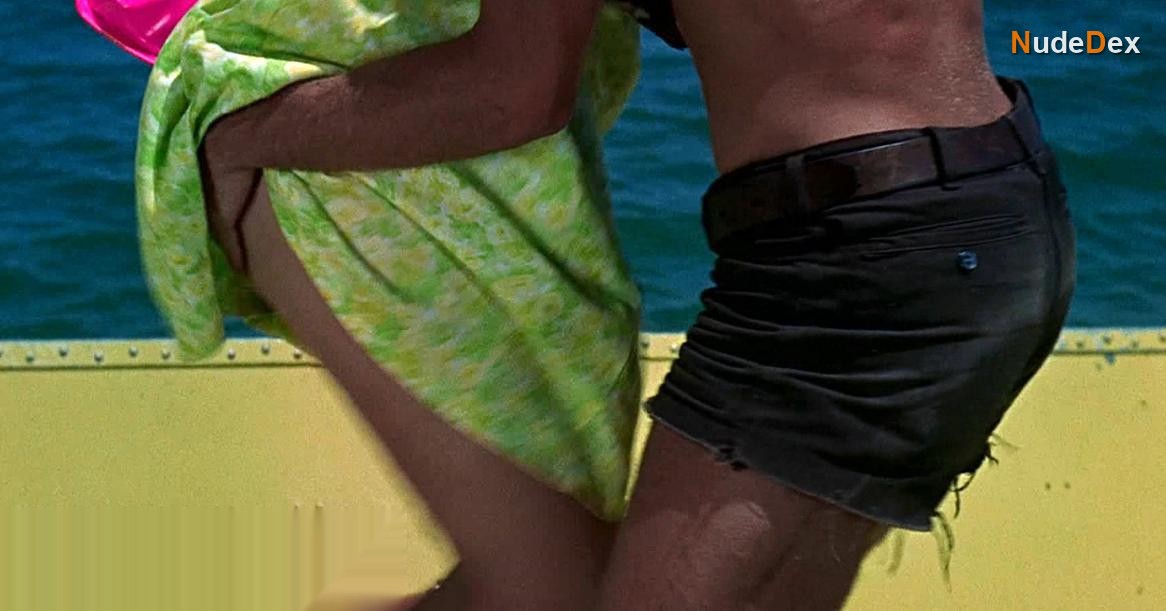 Helen Mirren in Age Of Consent, photo 6