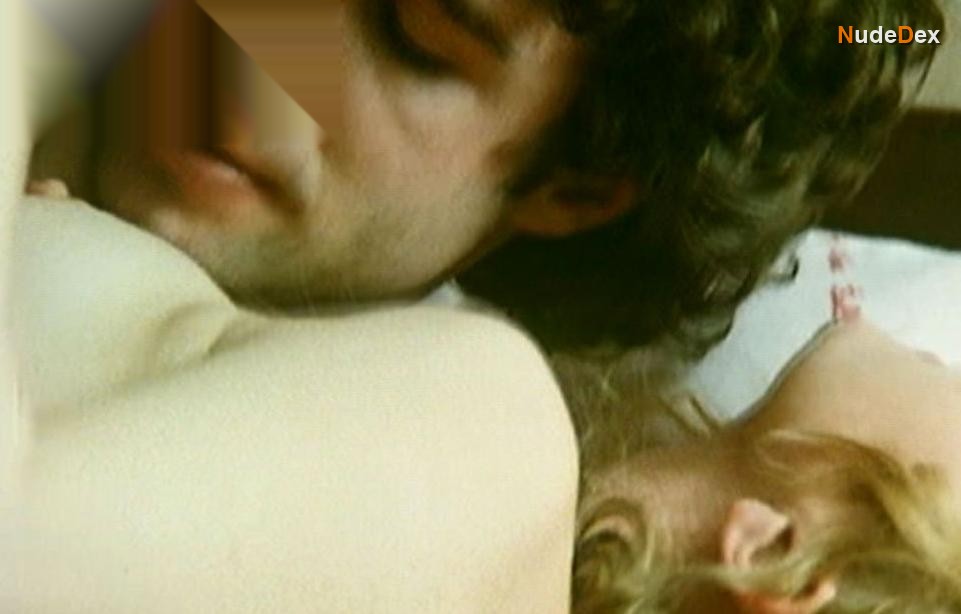 Hussy in Hussy, photo 3