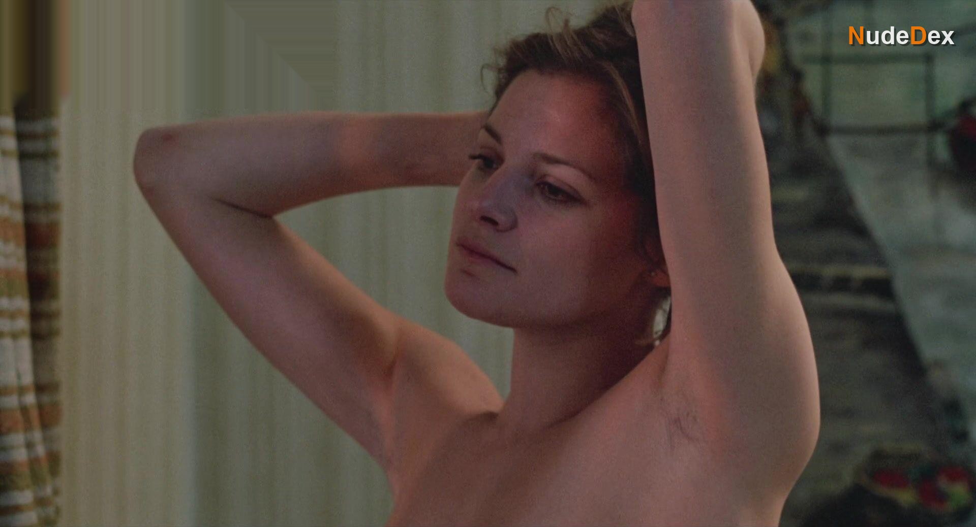 Helen Shaver in High Ballin, photo 7