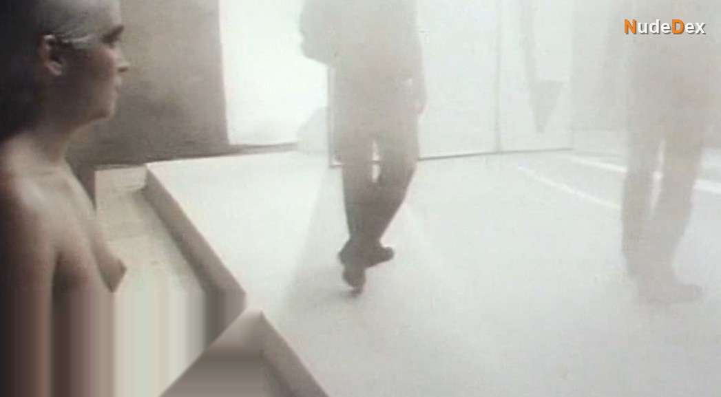 Helina Hamilton in Centrespread, photo 5