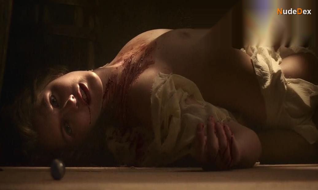 Hollie Doker in Abraham Lincoln Vampire Hunter, photo 1