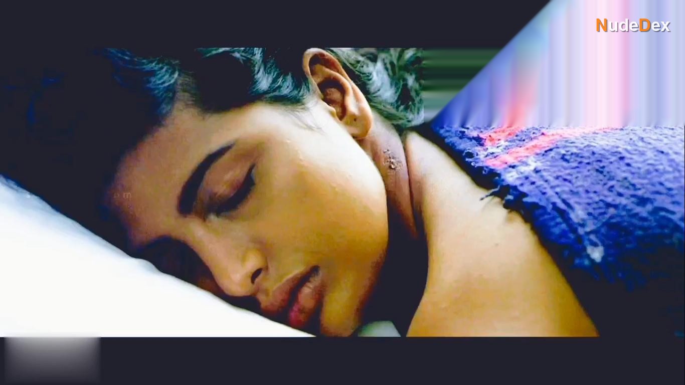 Honey Rose in Aquarium, photo 6