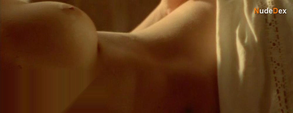 Ilaria D'elia in Fakers, photo 2