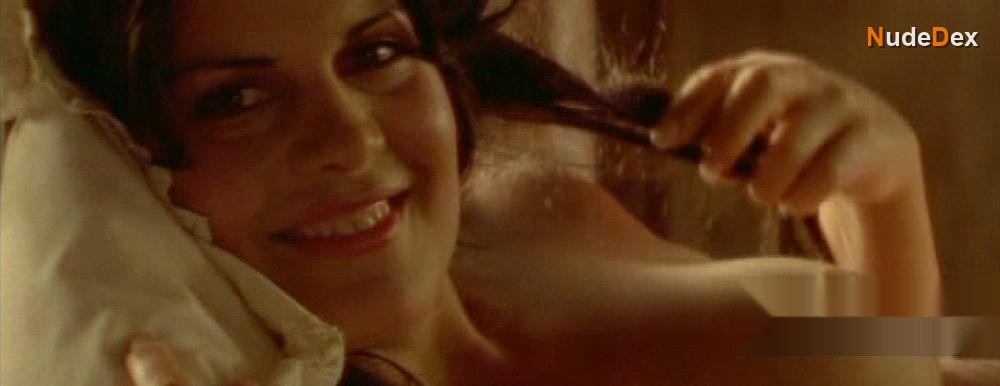 Ilaria D'elia in Fakers, photo 4