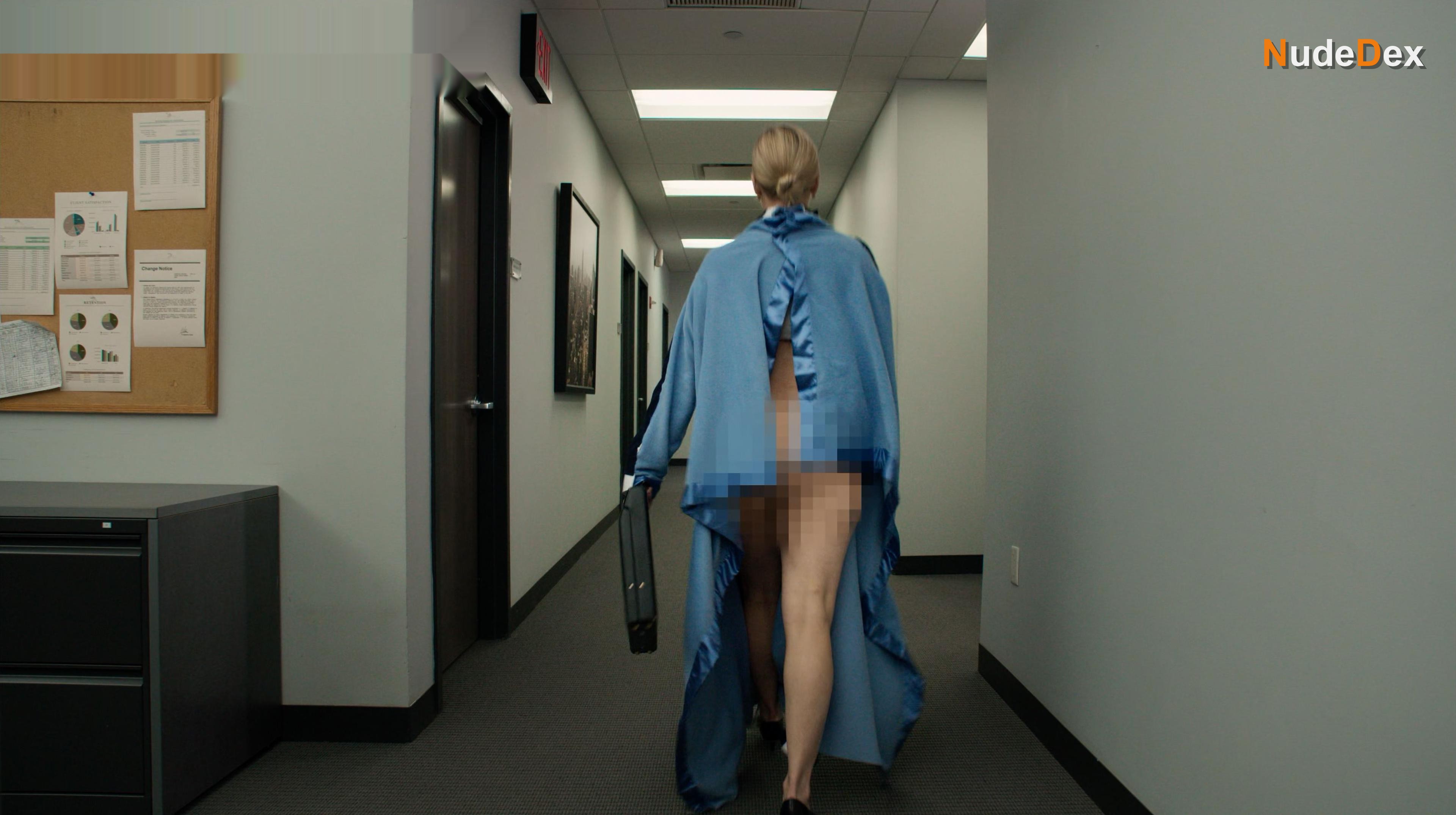 Iliza Shlesinger in The Iliza Shlesinger Sketch Show, photo 1