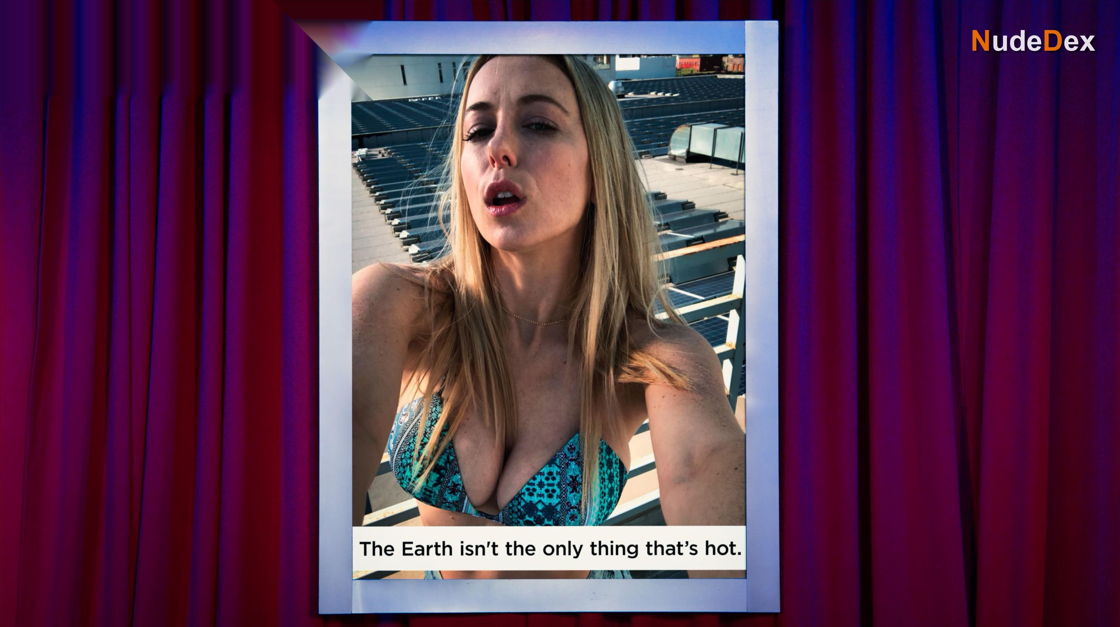 Iliza Shlesinger in The Iliza Shlesinger Sketch Show, photo 6