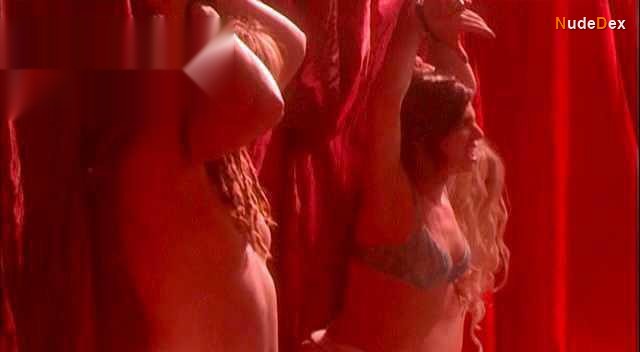 Ilona Verseghy in Zombie Beach Party, photo 6