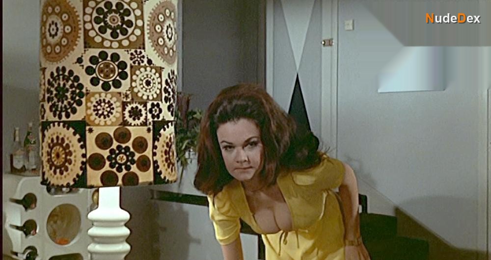 Imogen Hassall in Carry On Loving, photo 3