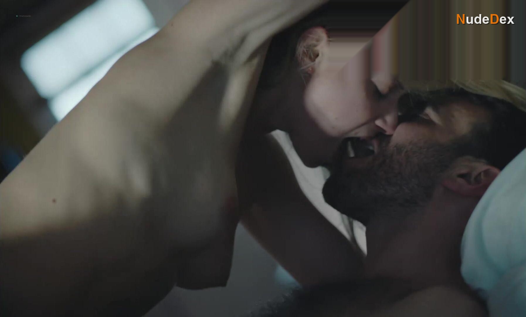 Imogen Poots in All Of You, photo 5