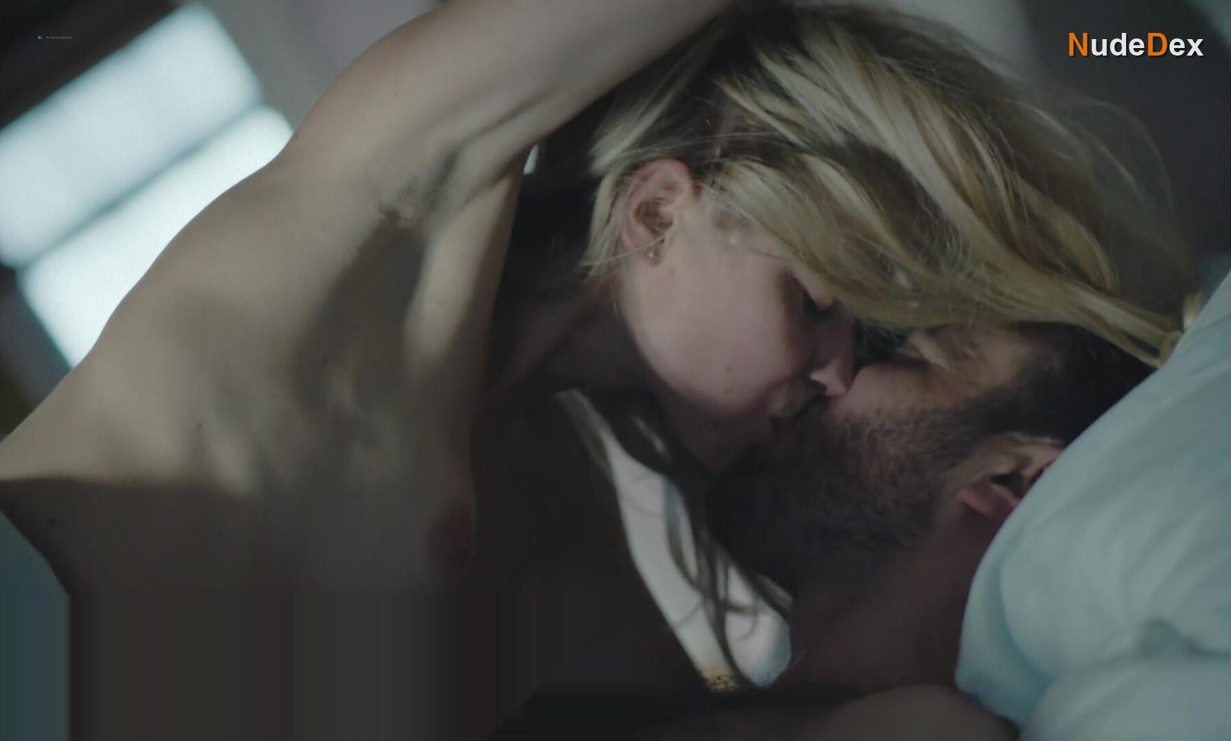 Imogen Poots in All Of You, photo 6