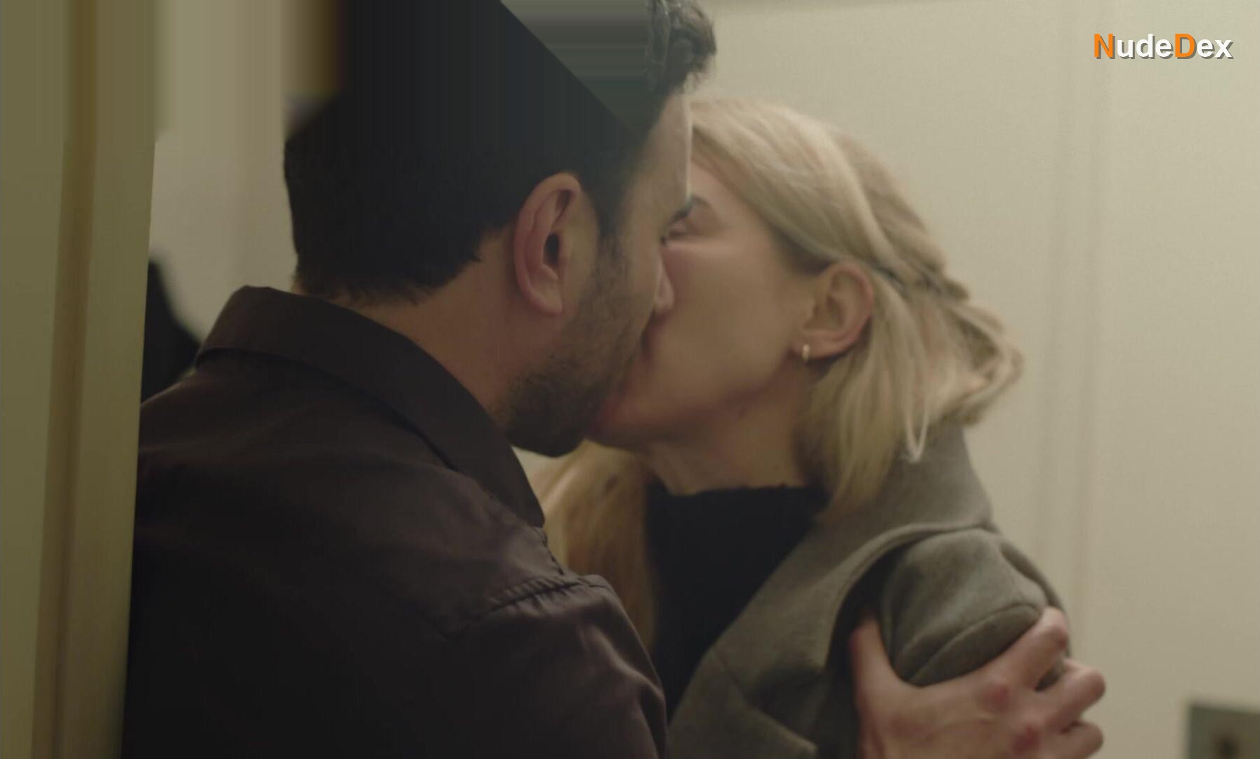 Imogen Poots in All Of You, photo 8