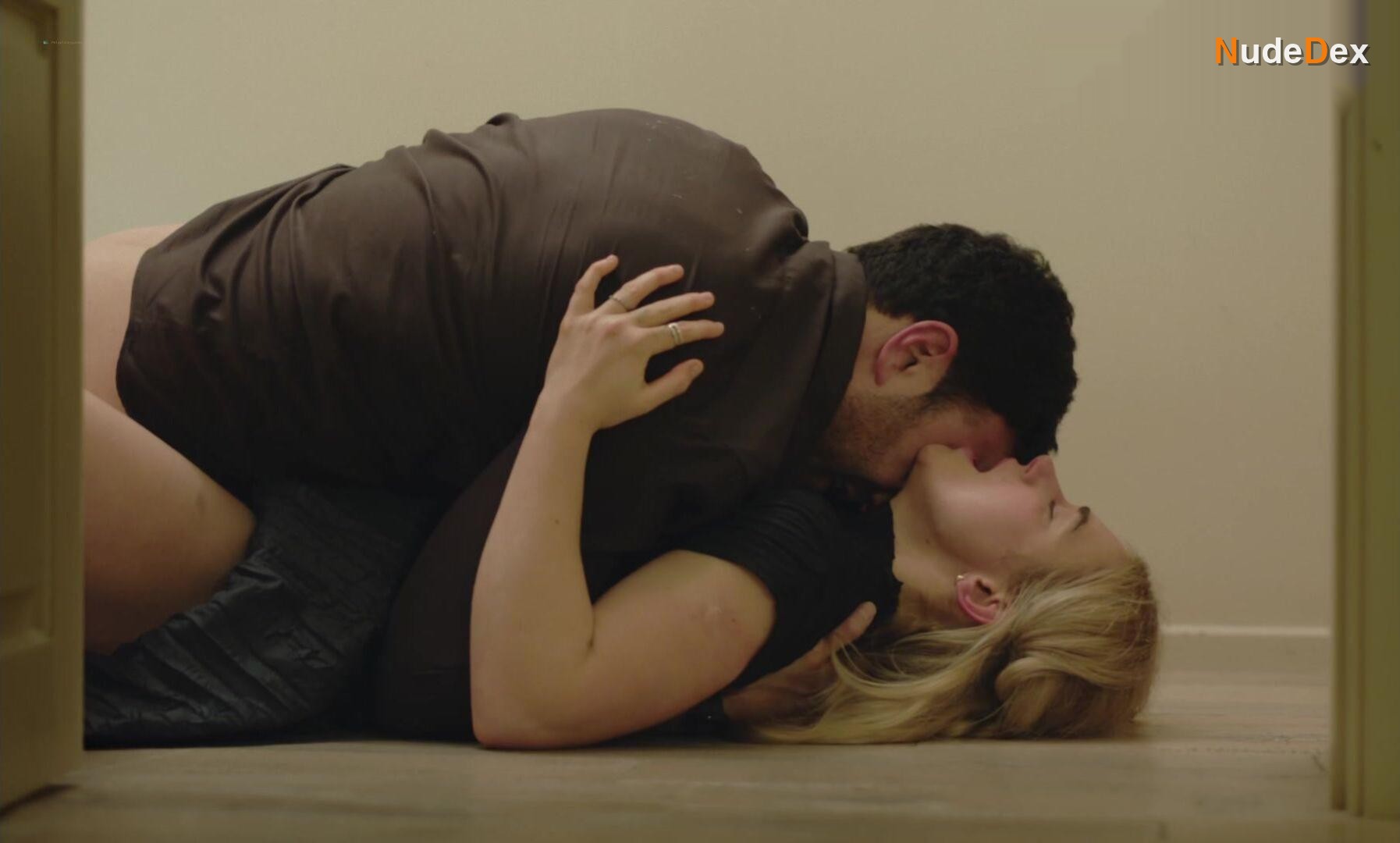 Imogen Poots in All Of You, photo 16