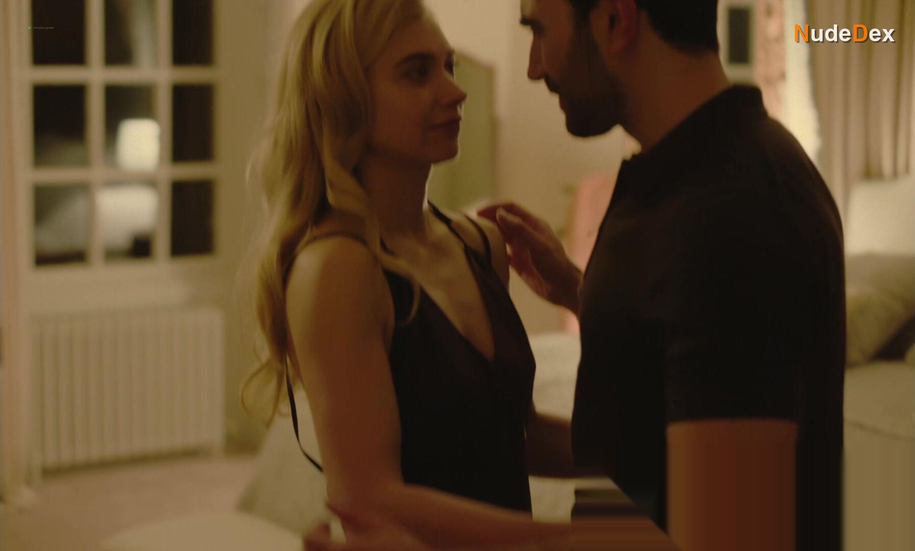 Imogen Poots in All Of You, photo 18