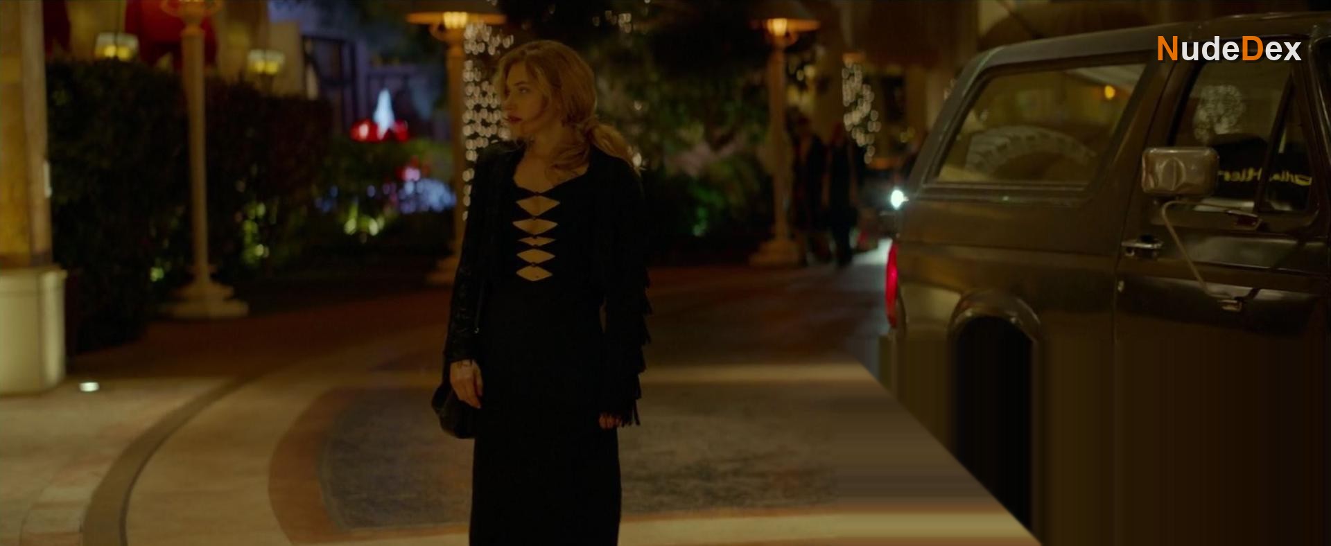 Imogen Poots in Frank Lola, photo 6
