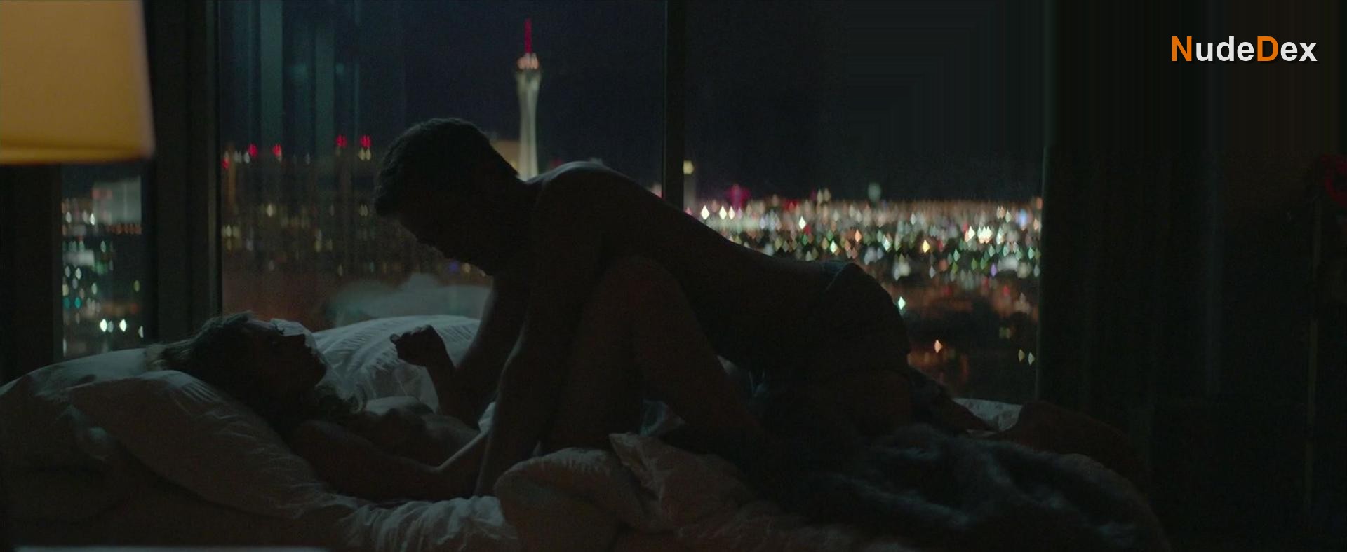 Imogen Poots in Frank Lola, photo 7