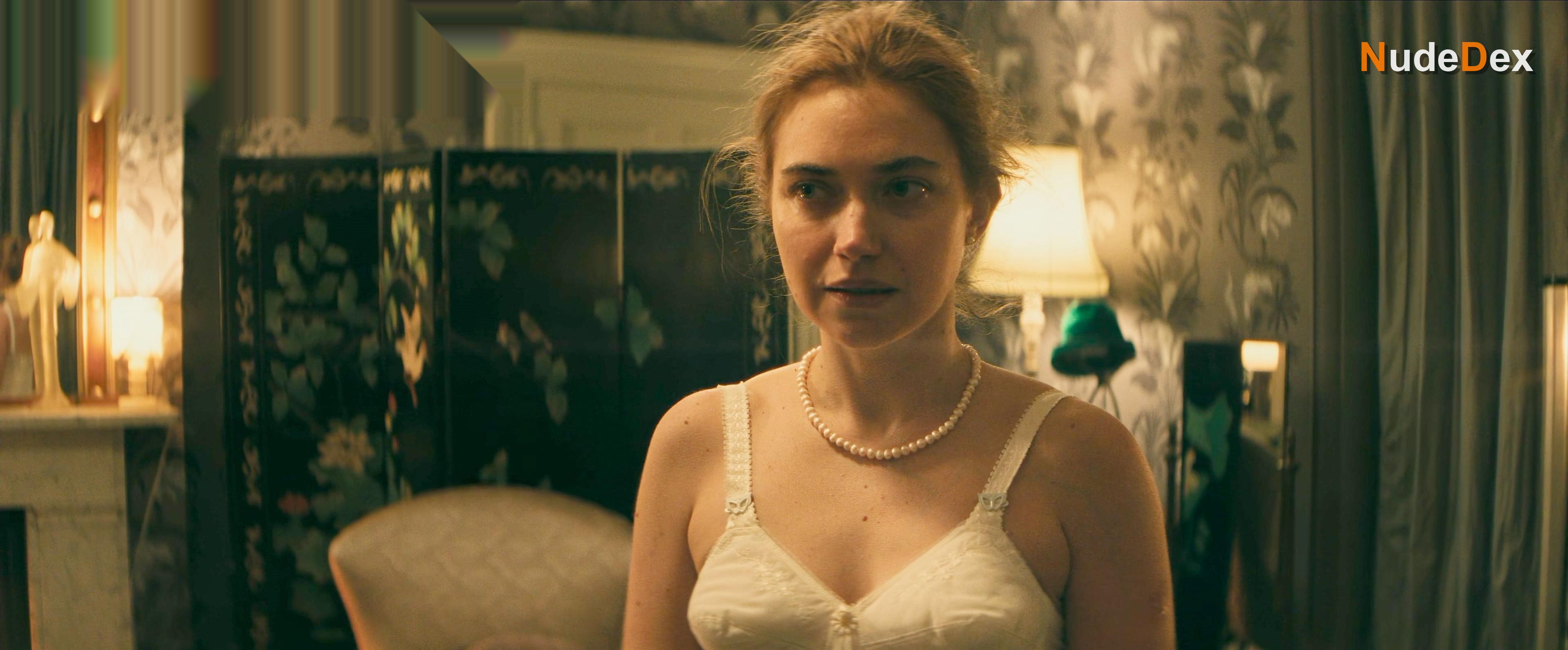 Imogen Poots in Hedda, photo 6