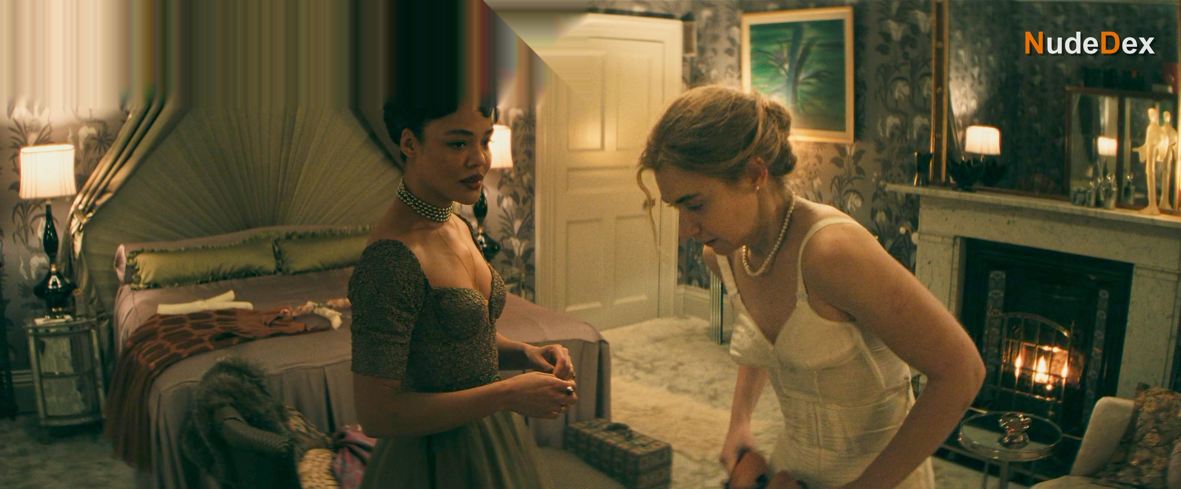 Imogen Poots in Hedda, photo 7