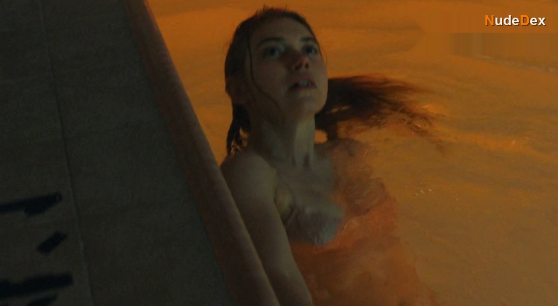 Imogen Poots in Mobile Homes, photo 1