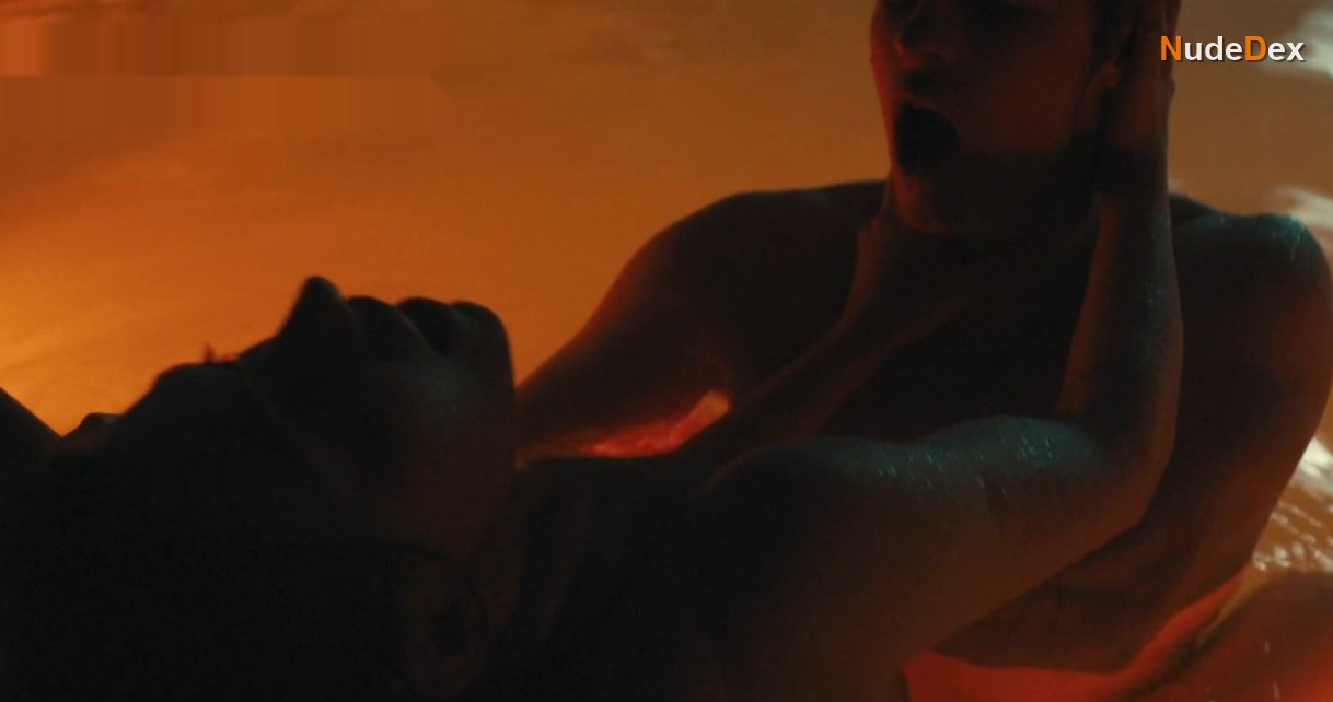 Imogen Poots in Mobile Homes, photo 3