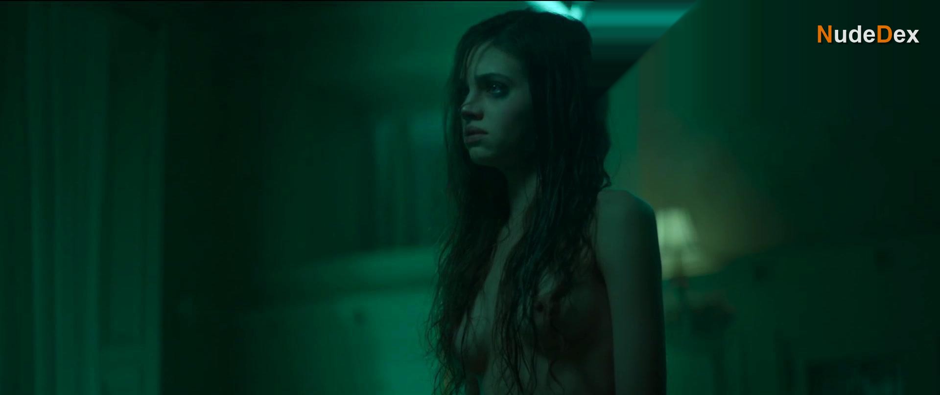 India Eisley in Look Away, photo 6