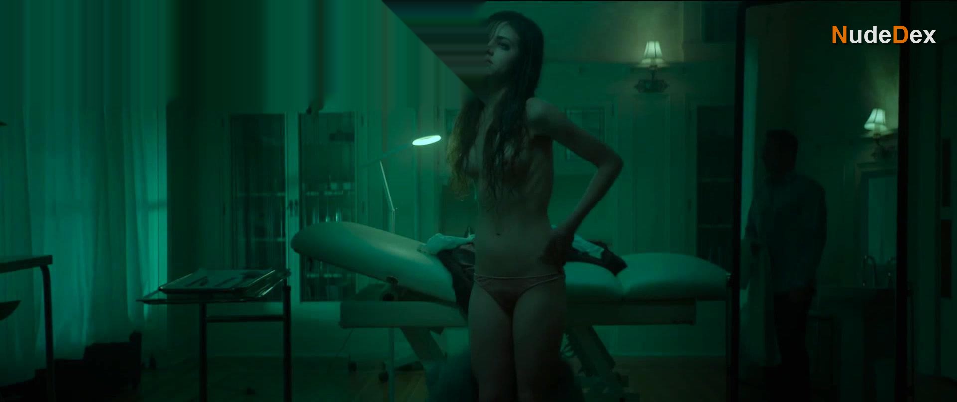 India Eisley in Look Away, photo 7