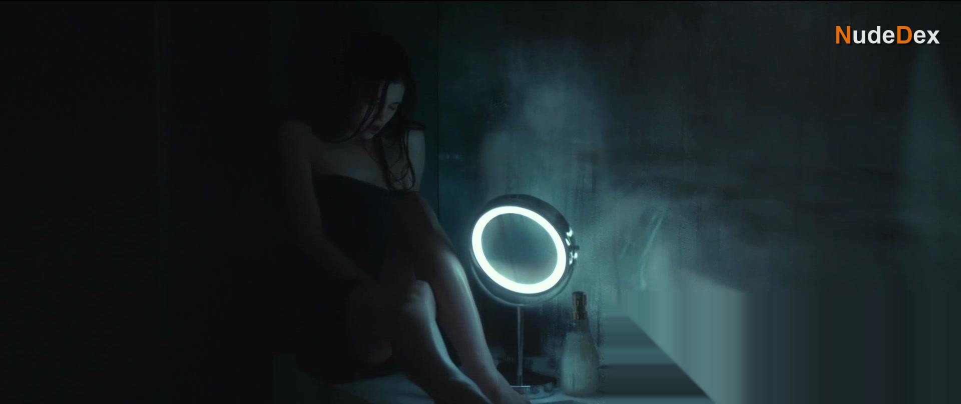 India Eisley in Look Away, photo 8