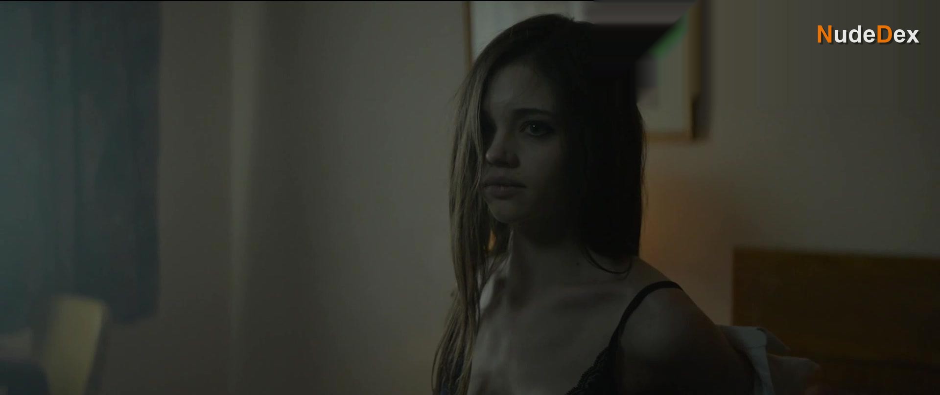 India Eisley in Look Away, photo 11