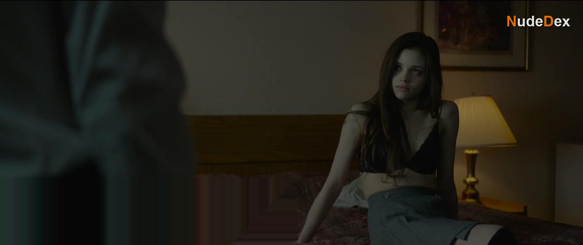 India Eisley in Look Away, photo 12