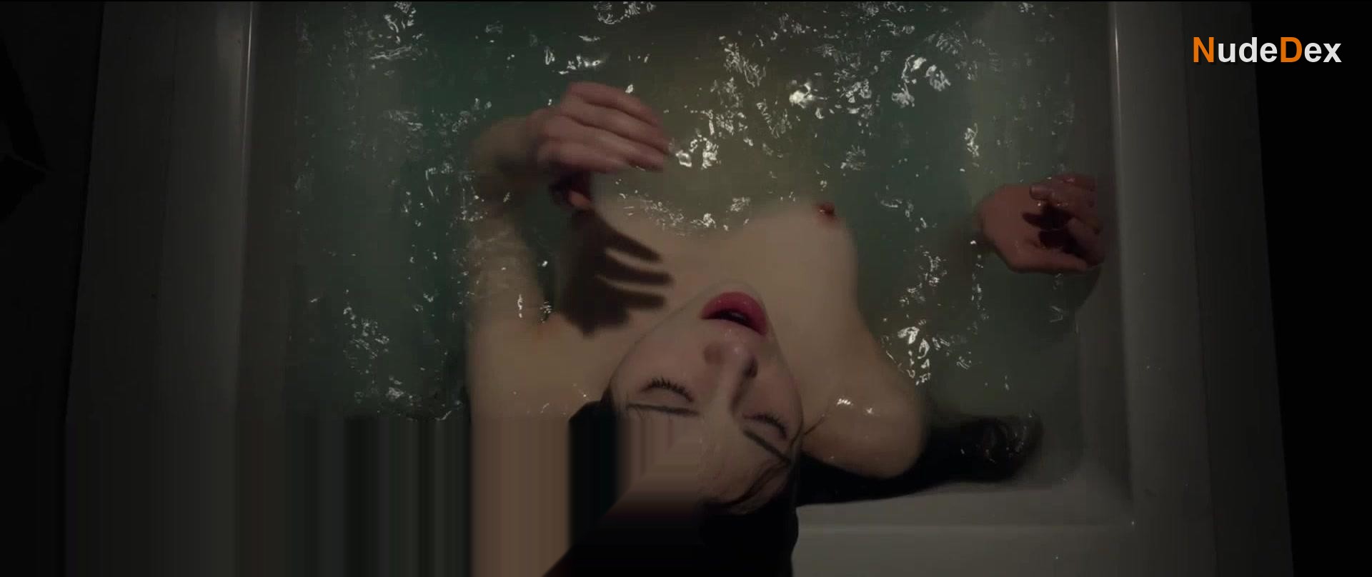 India Eisley in Look Away, photo 16