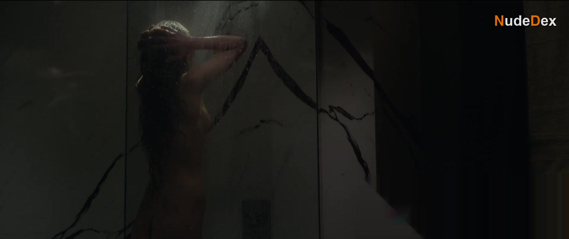 India Eisley in Look Away, photo 18