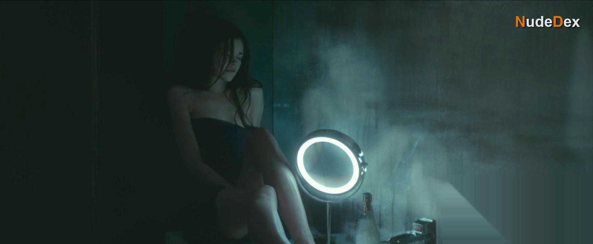 India Eisley in Look Away, photo 22