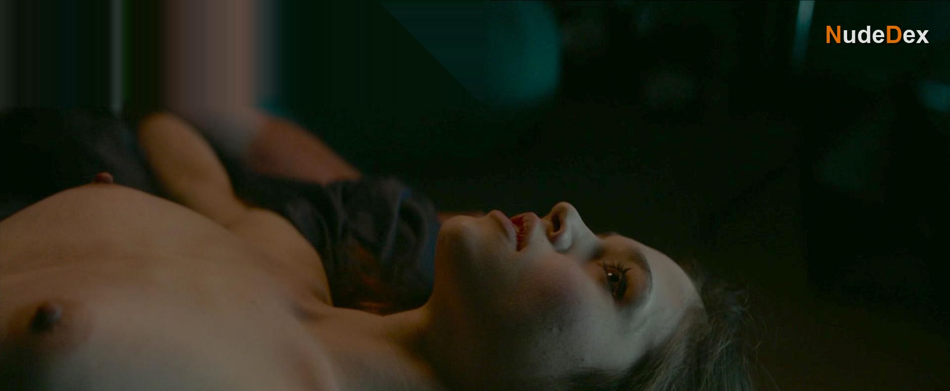 India Eisley in Look Away, photo 26