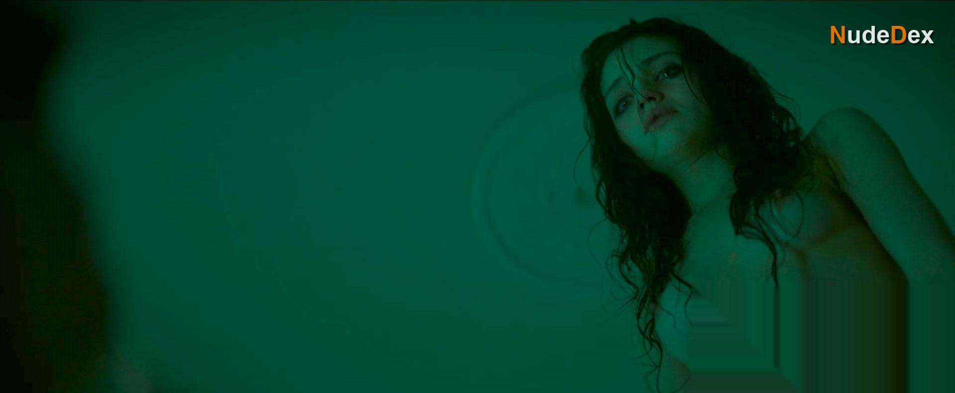 India Eisley in Look Away, photo 28
