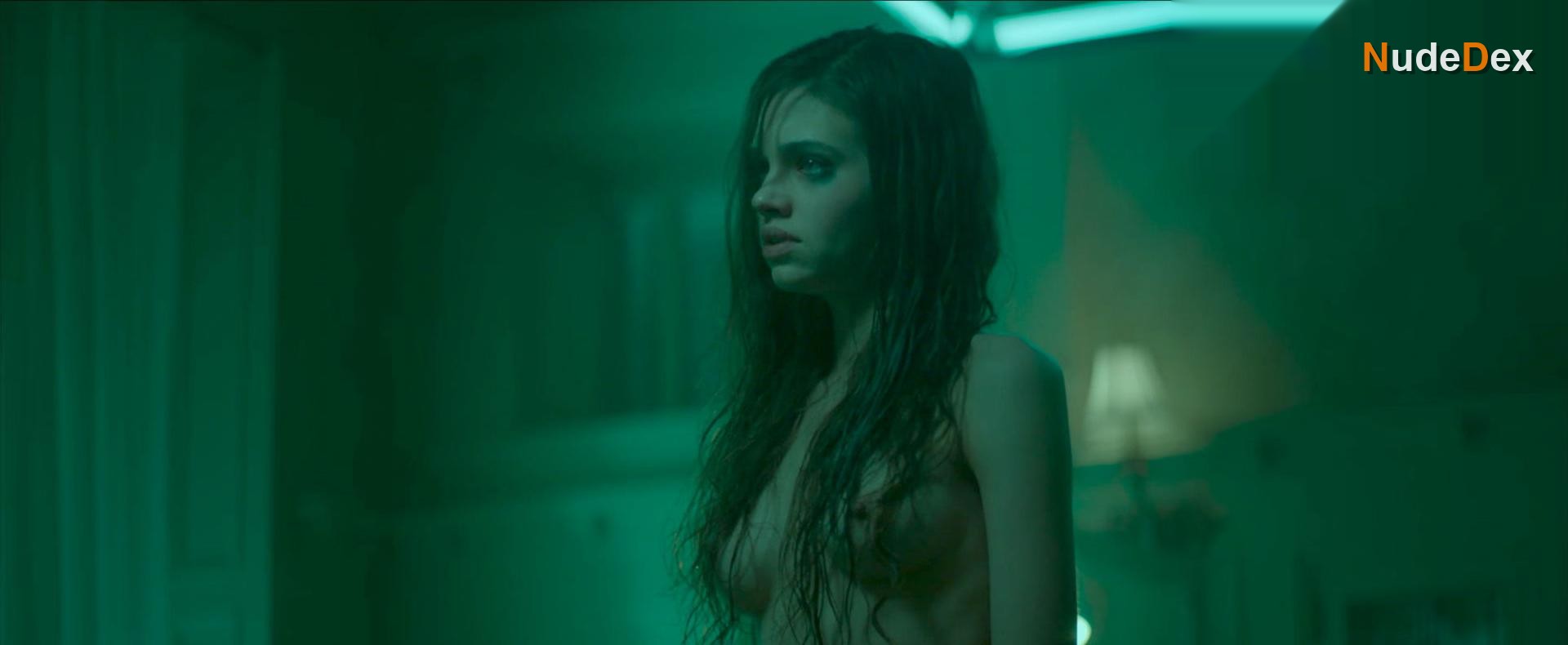 India Eisley in Look Away, photo 29