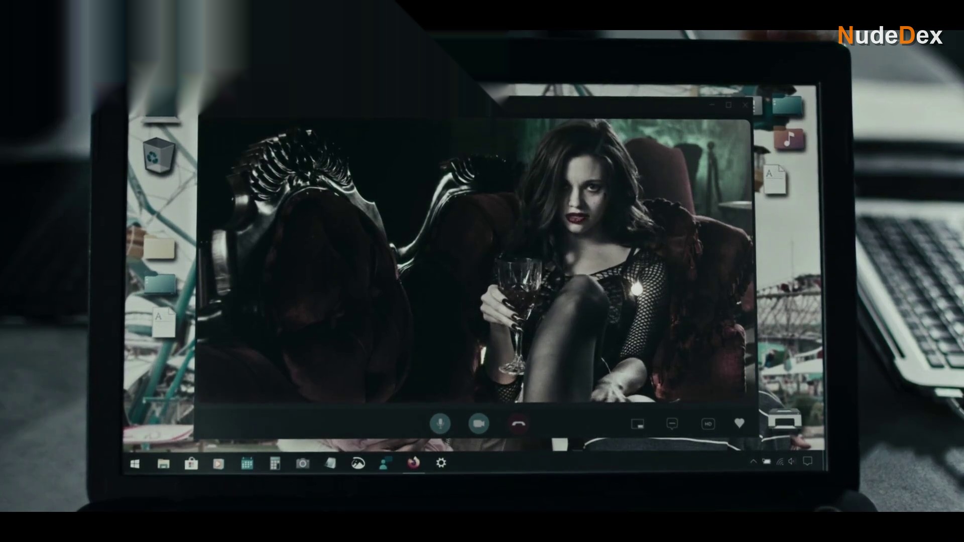 India Eisley in Vampires Of The Velvet Lounge, photo 6
