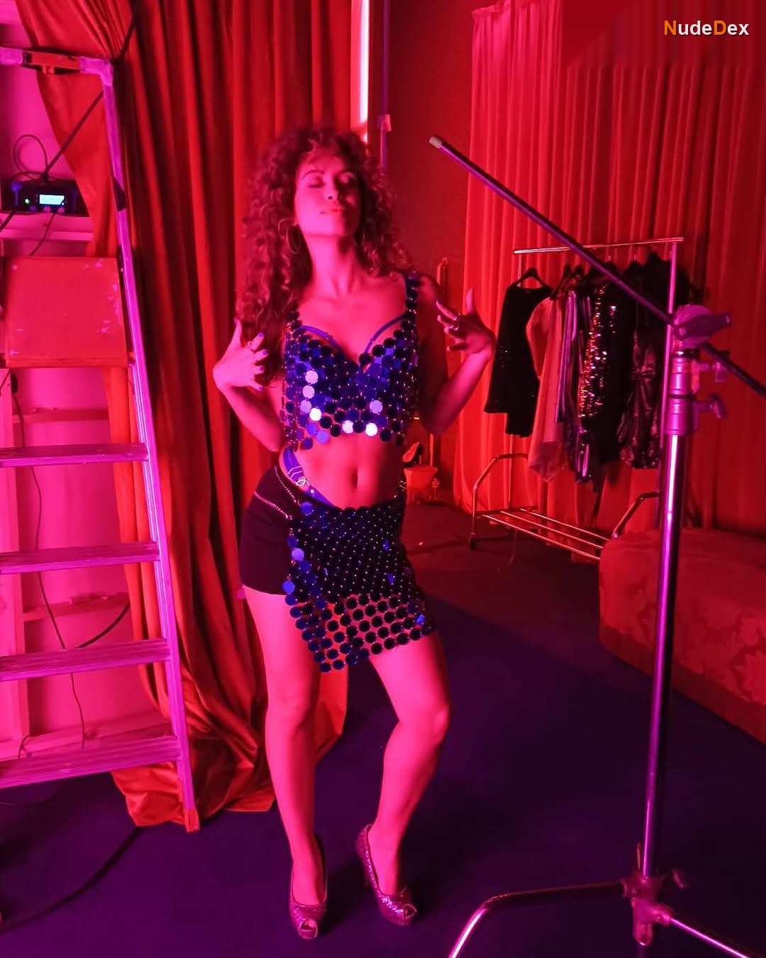 Ines Custodio in O Clube, photo 4