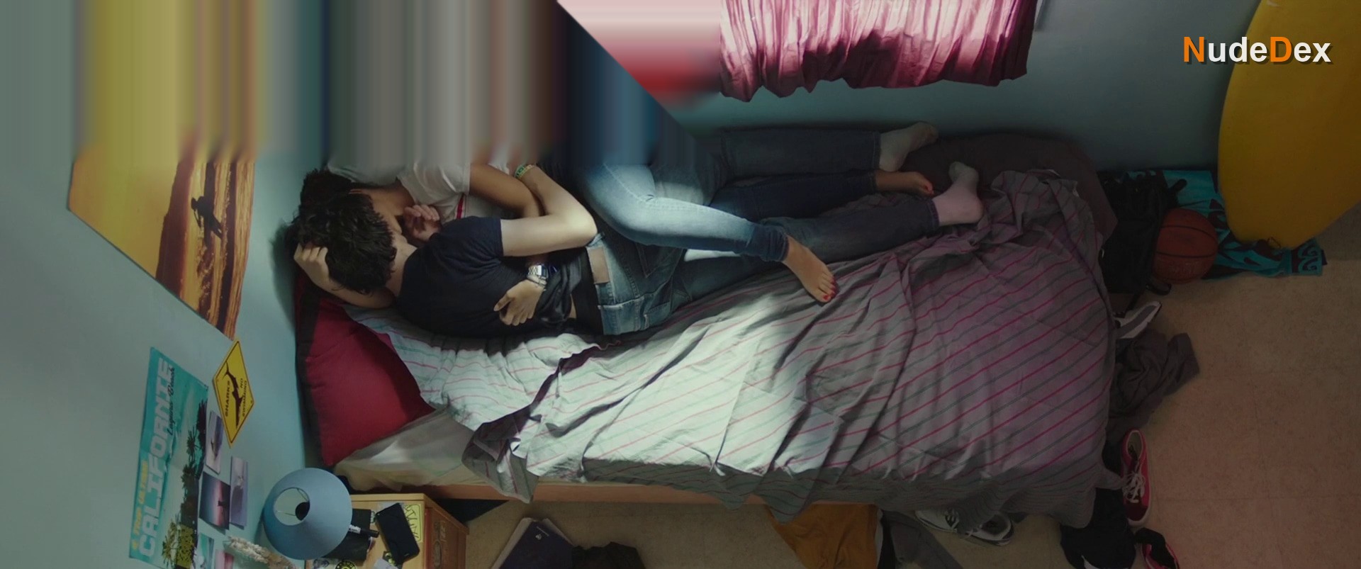 Ines D'assomption in How To Make Out, photo 2
