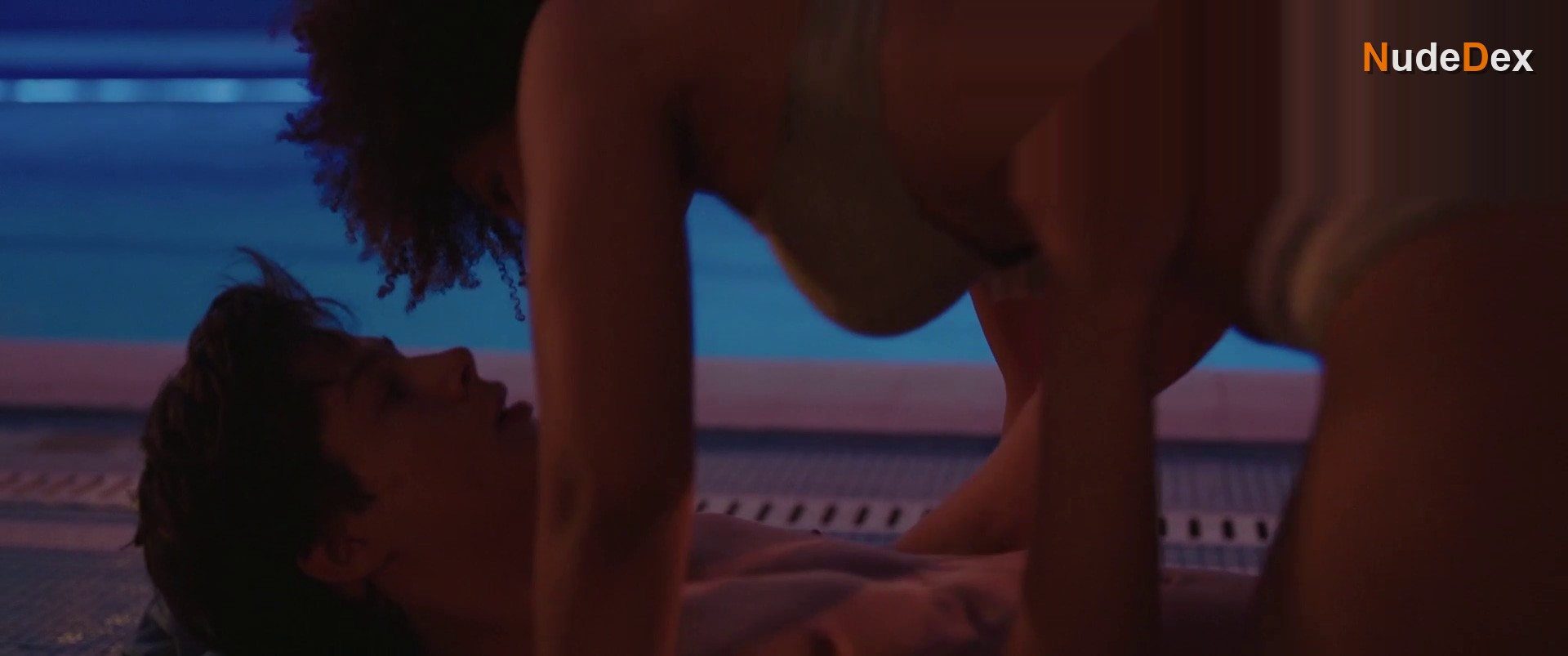 Ines D'assomption in How To Make Out, photo 6