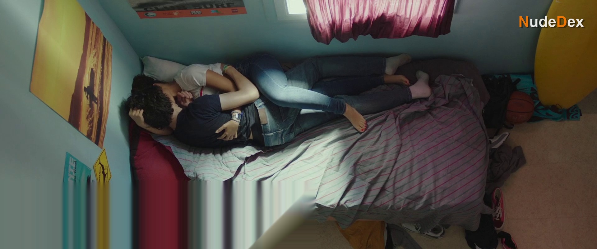 Ines D'assomption in How To Make Out, photo 10