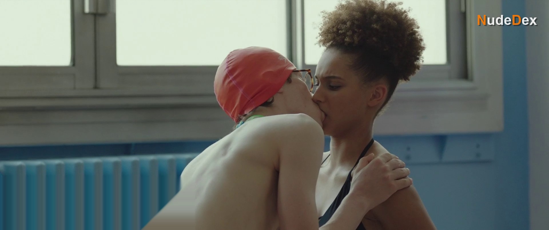 Ines D'assomption in How To Make Out, photo 14