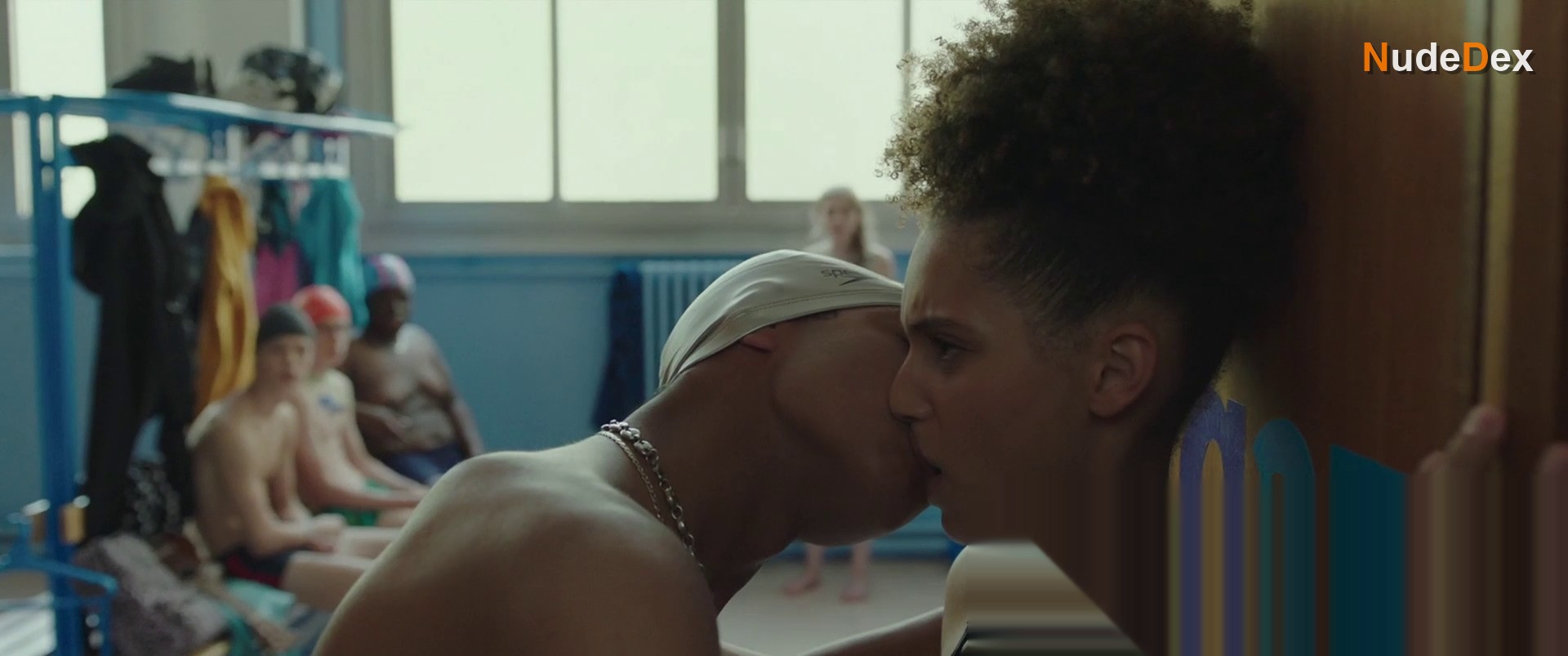Ines D'assomption in How To Make Out, photo 18