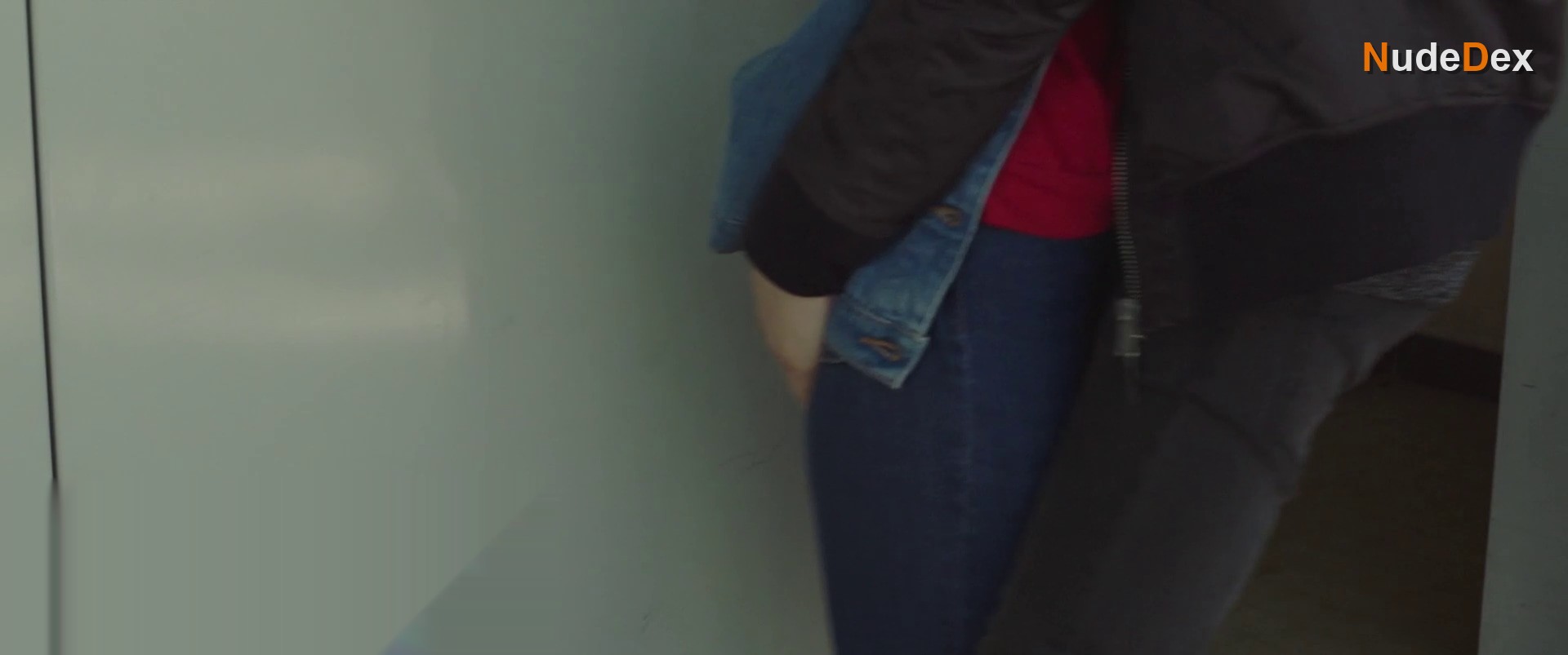 Ines D'assomption in How To Make Out, photo 21