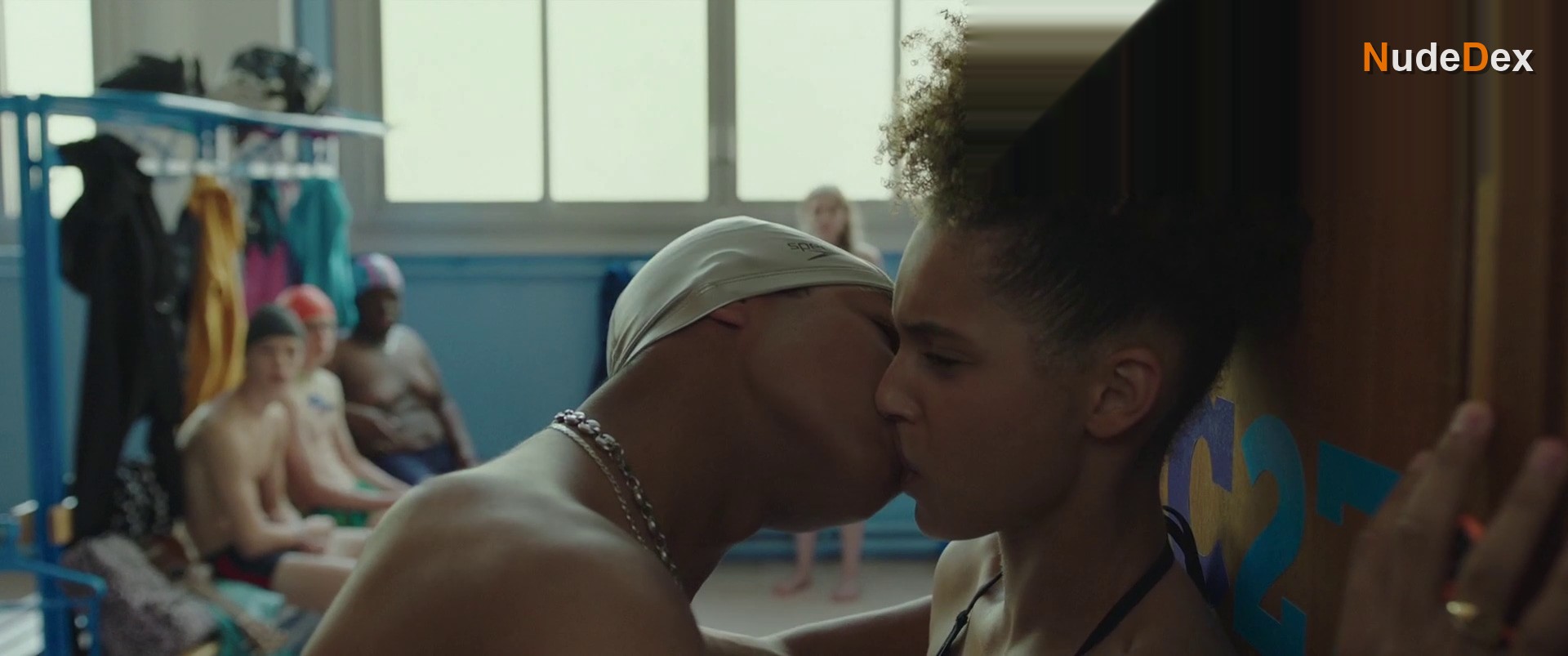 Ines D'assomption in How To Make Out, photo 26