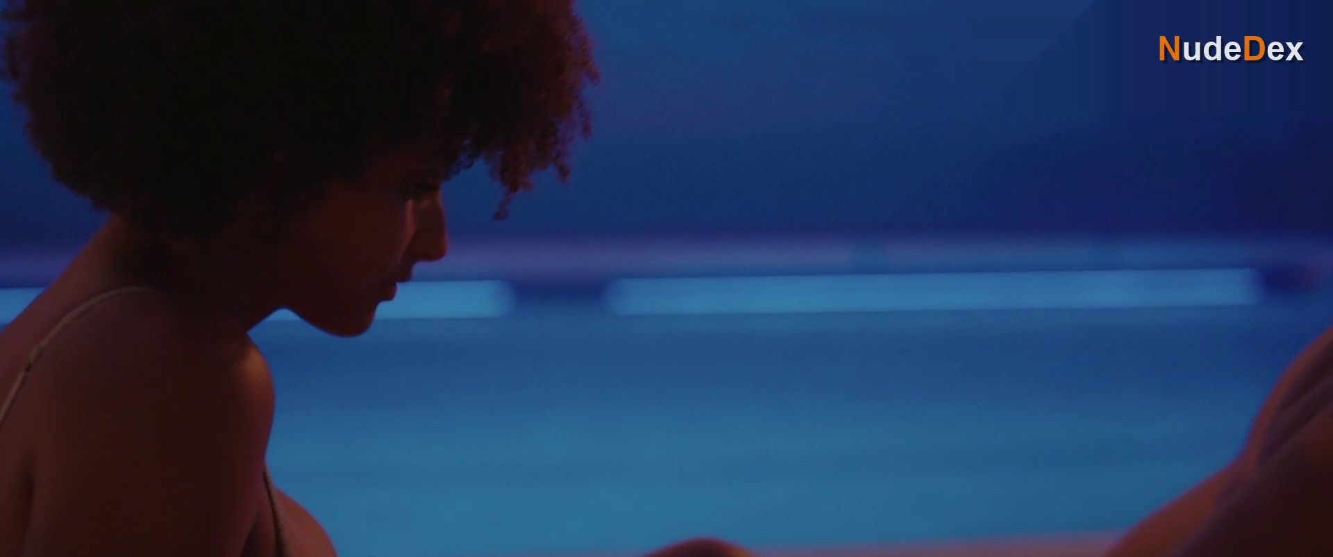 Ines D'assomption in How To Make Out, photo 28