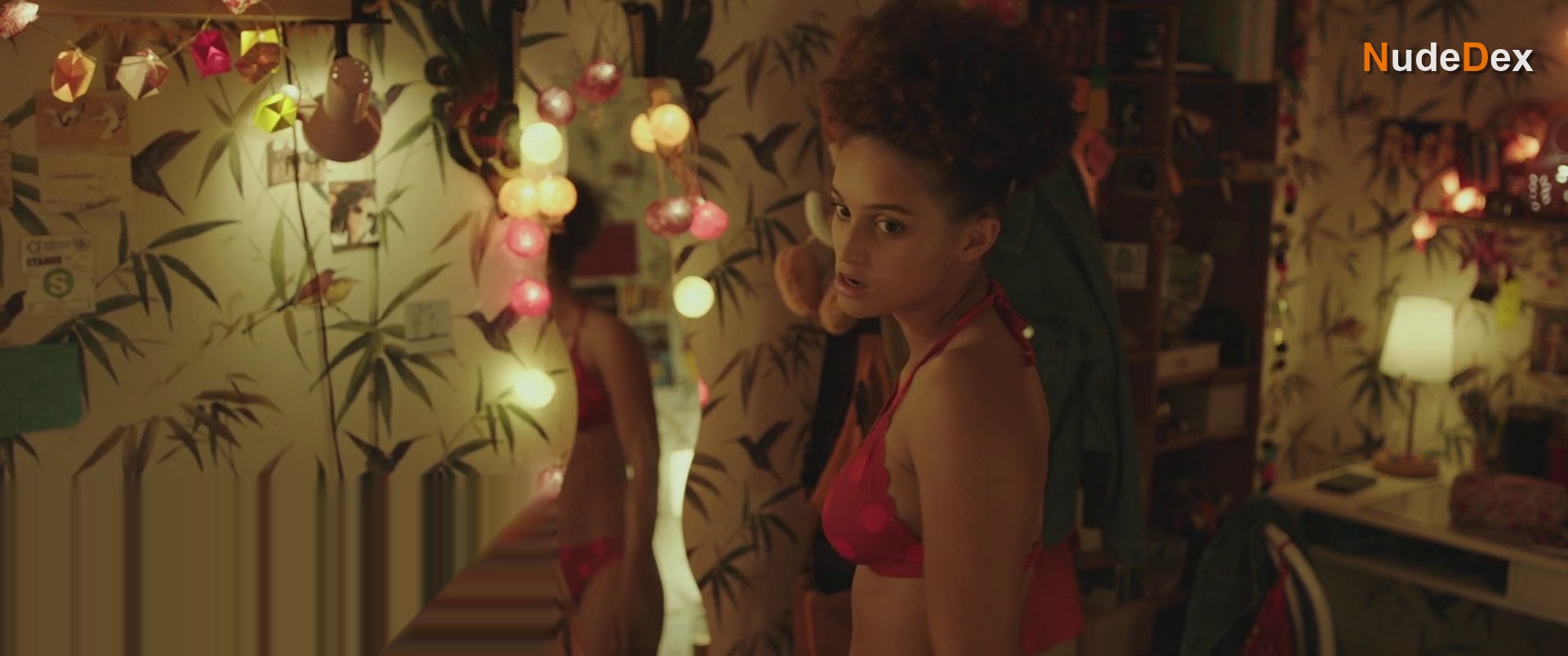 Ines D'assomption in How To Make Out, photo 30